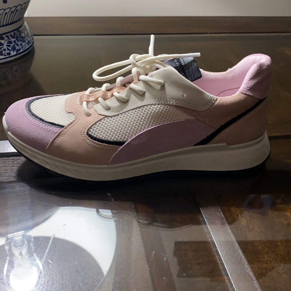 ECCO WOMEN'S LAYERED SNEAKER. - Picture 9 of 13